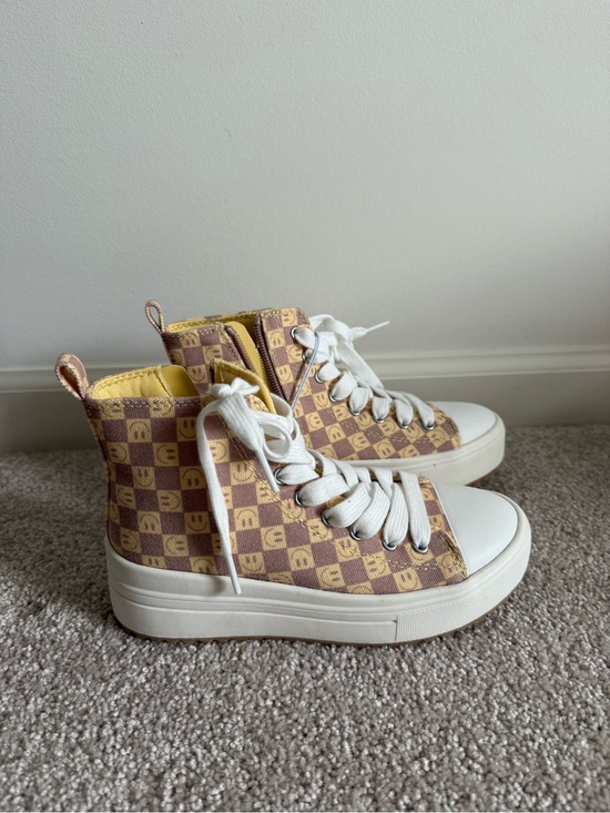 art class Other - NWT Art Class High Top Sneakers Girls Size 2